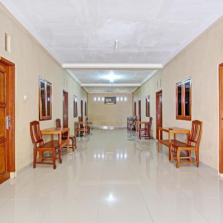 Oyo 91353 Hotel Surya Andesa Klaten Esterno foto