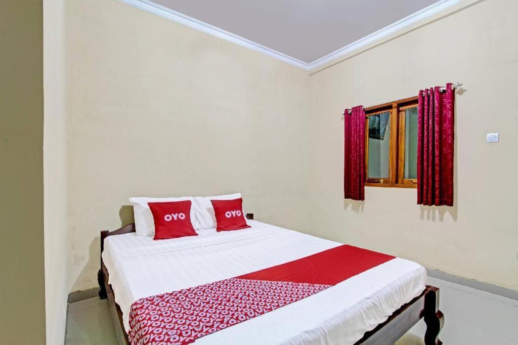 Oyo 91353 Hotel Surya Andesa Klaten Esterno foto